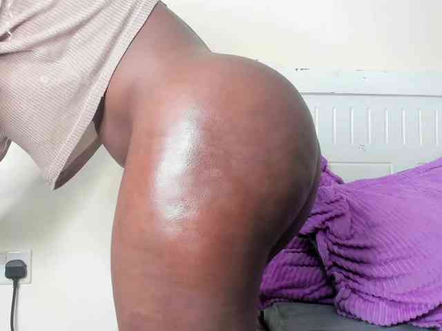 Ebony-Doll webcam