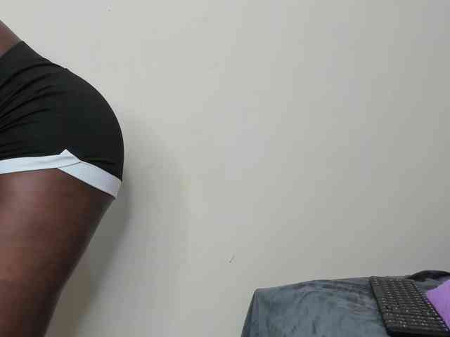 Ebony-Doll webcam