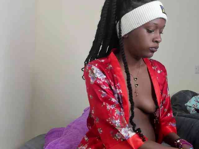 Ebony-Doll webcam
