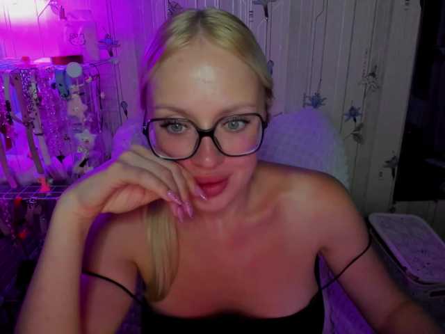 ElinaOcean live cam on BongaCams