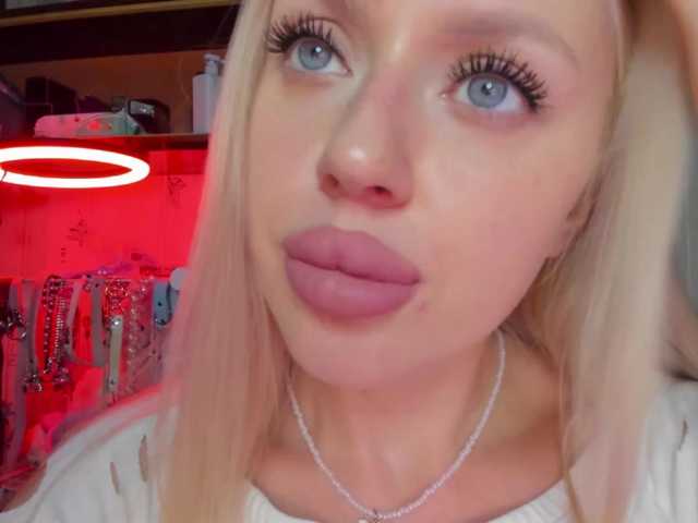 ElinaOcean live cam on BongaCams