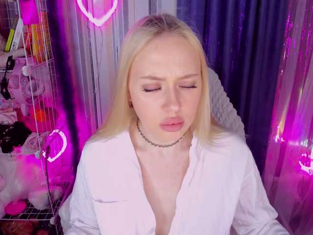 ElinaOcean's BongaCams show and profile