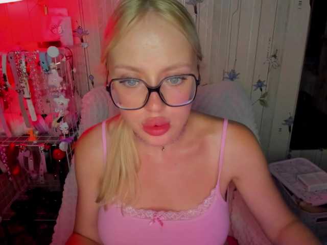 ElinaOcean live cam on BongaCams