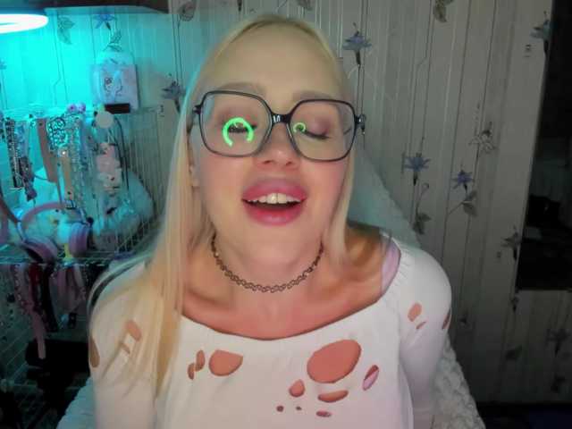 ElinaOcean live cam on BongaCams