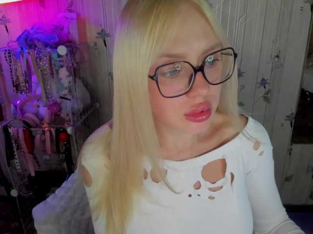 ElinaOcean live cam on BongaCams