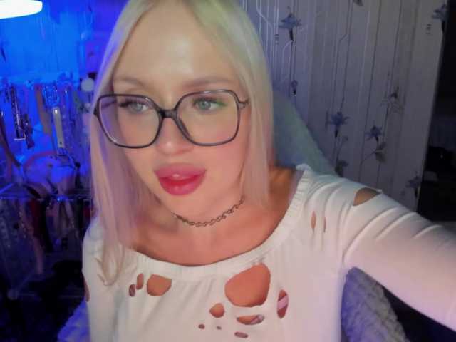 ElinaOcean live cam on BongaCams