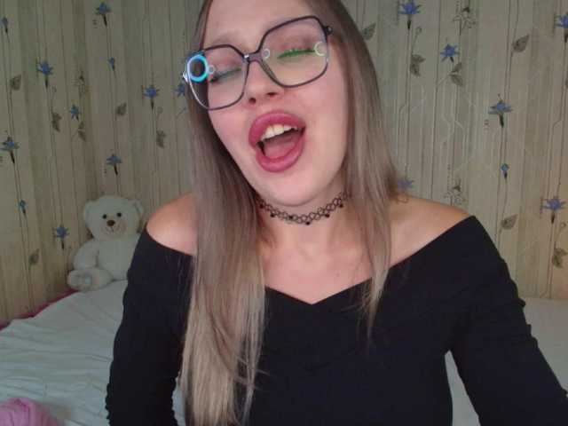 ElinaOcean live cam on BongaCams