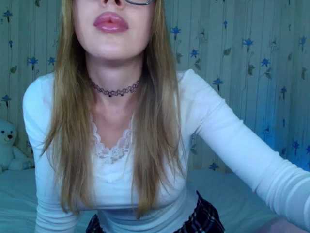 ElinaOcean live cam preview
