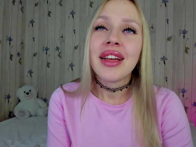 ElinaOcean live cam preview