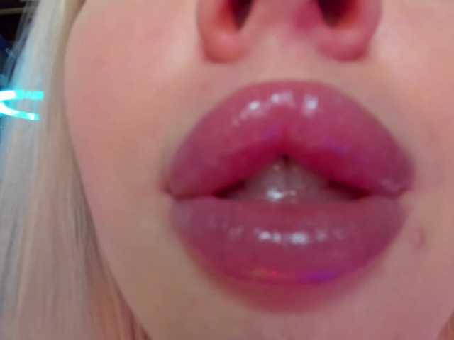 ElinaOcean live cam on BongaCams