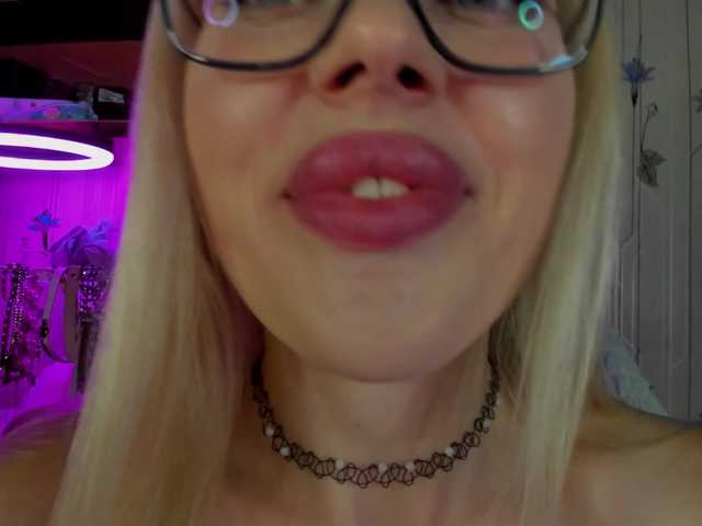 ElinaOcean live cam on BongaCams