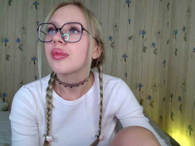 ElinaOcean live cam on BongaCams