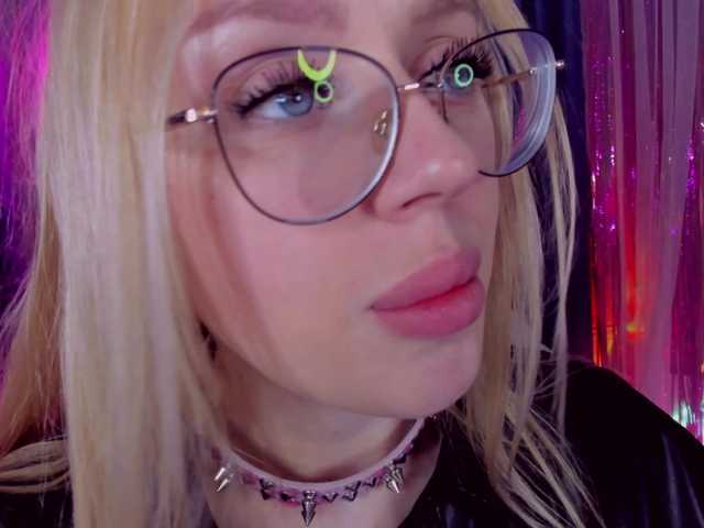 ElinaOcean's BongaCams show and profile