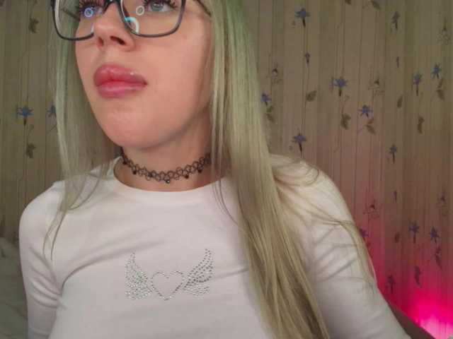 ElinaOcean live cam on BongaCams
