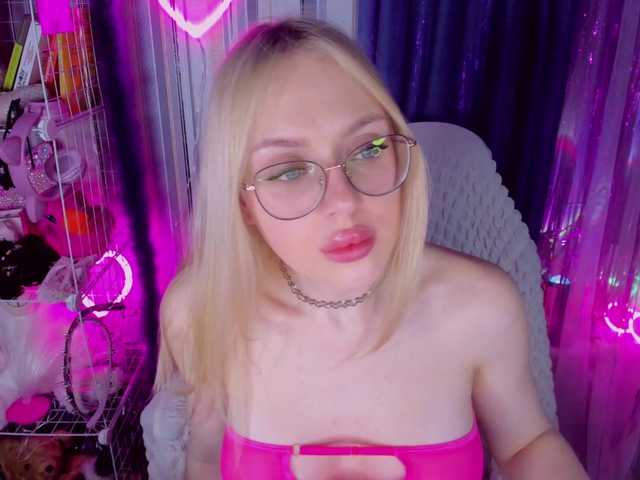 ElinaOcean's BongaCams show and profile