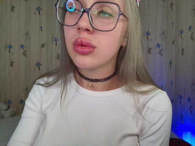 ElinaOcean live cam on BongaCams