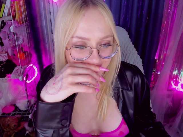 ElinaOcean's BongaCams show and profile