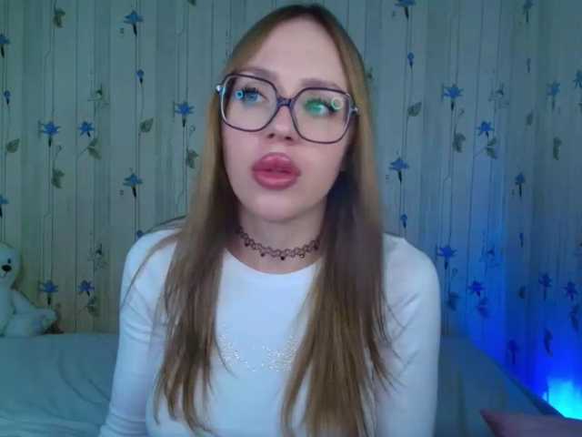 ElinaOcean live cam on BongaCams