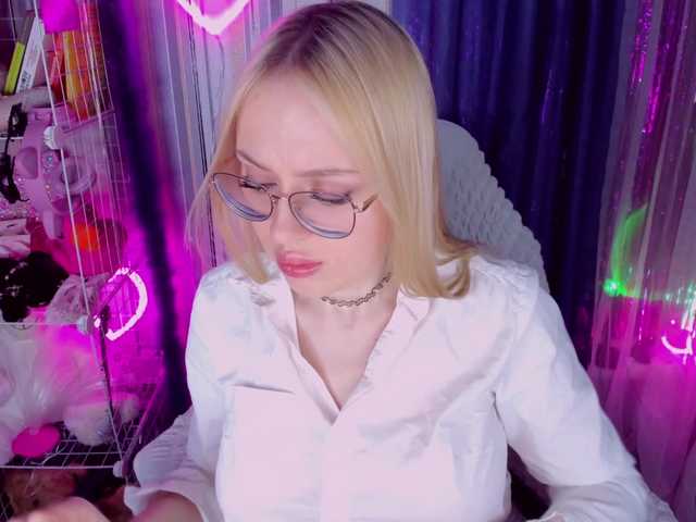 ElinaOcean's BongaCams show and profile