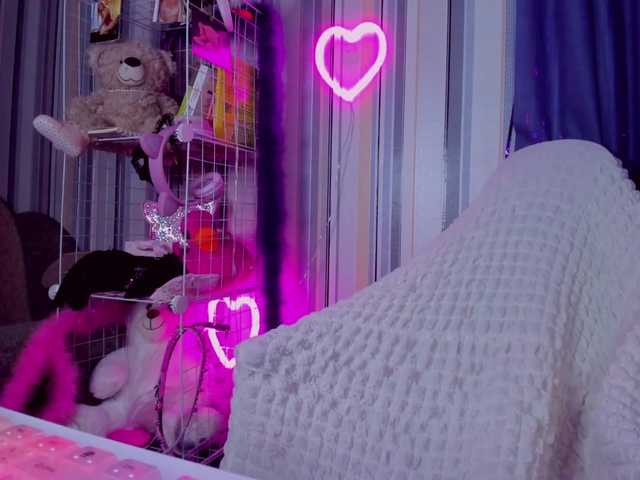 ElinaOcean's BongaCams show and profile