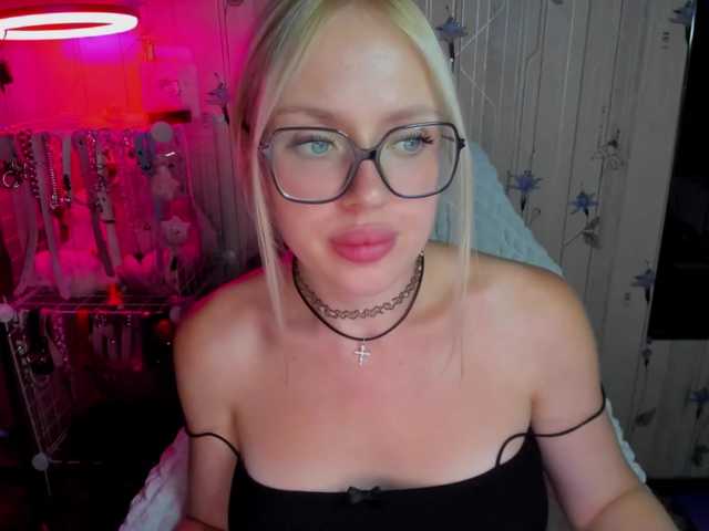 ElinaOcean live cam