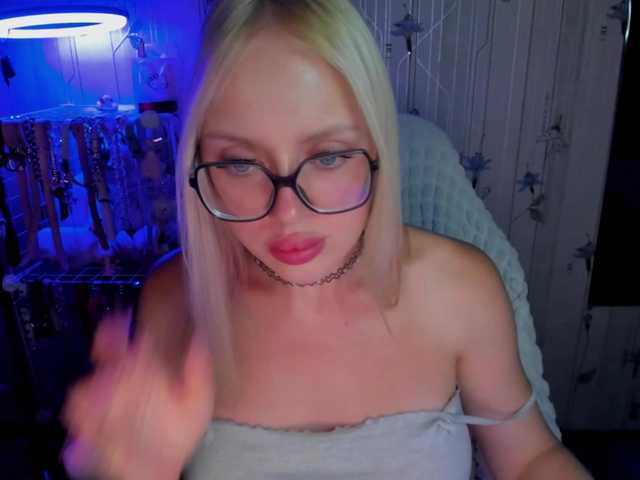 ElinaOcean live cam on BongaCams