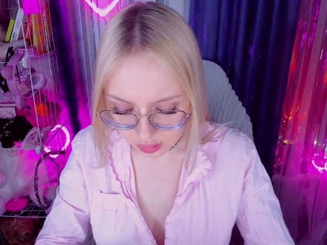 ElinaOcean's BongaCams show and profile