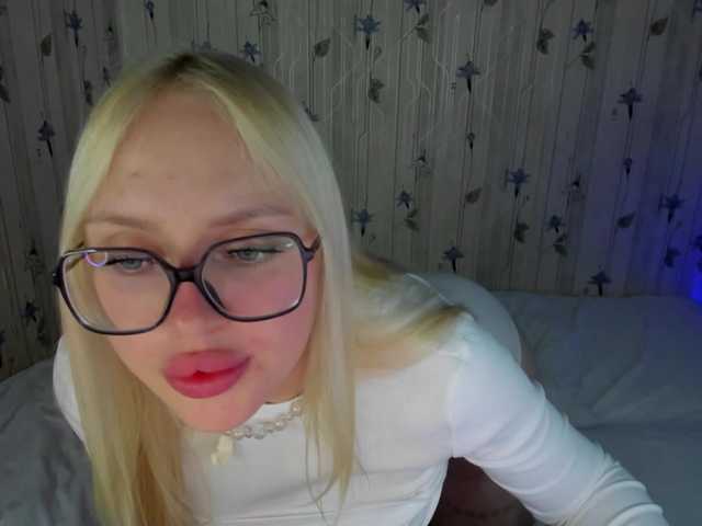 ElinaOcean live cam on BongaCams