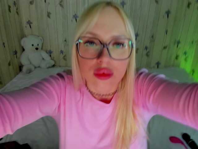 ElinaOcean live cam on BongaCams