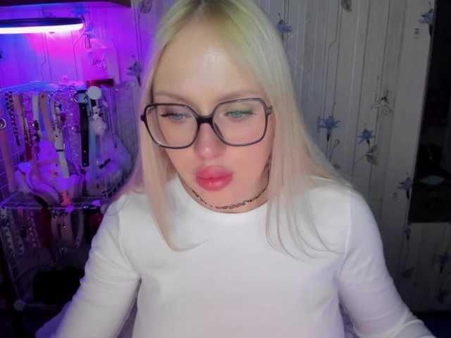 ElinaOcean live cam on BongaCams