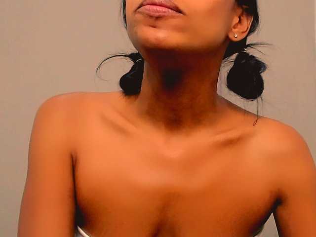 bitch-naughty live cam on BongaCams