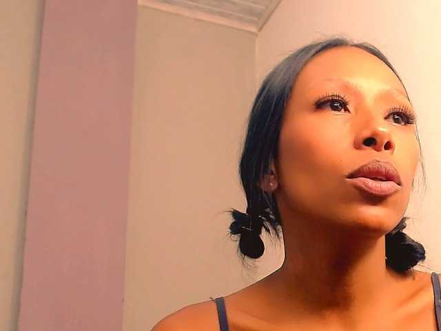 bitch-naughty live cam on BongaCams