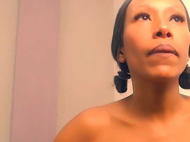 bitch-naughty live cam on BongaCams