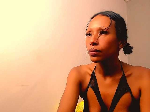 bitch-naughty live cam on BongaCams