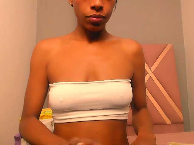 bitch-naughty live cam on BongaCams
