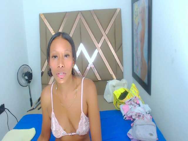 bitch-naughty live cam on BongaCams
