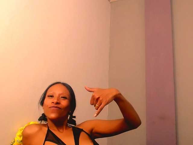 bitch-naughty live cam on BongaCams