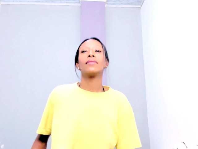 bitch-naughty live cam on BongaCams