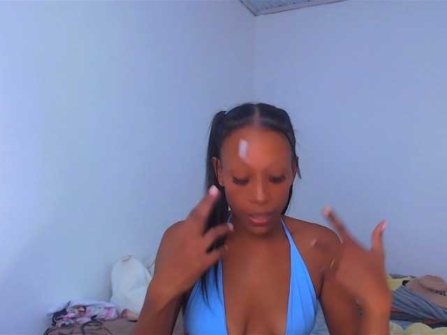 bitch-naughty live cam on BongaCams