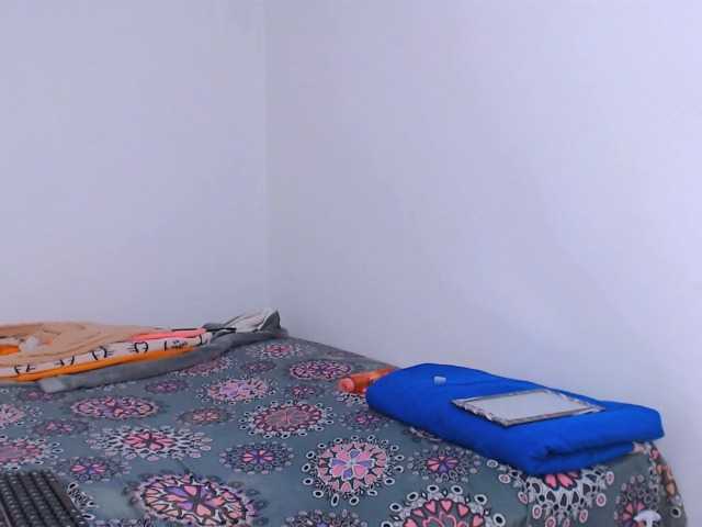 bitch-naughty live cam on BongaCams