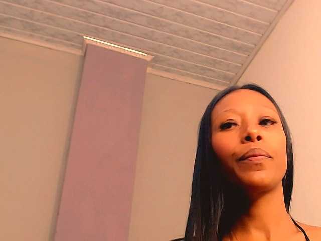 bitch-naughty live cam on BongaCams