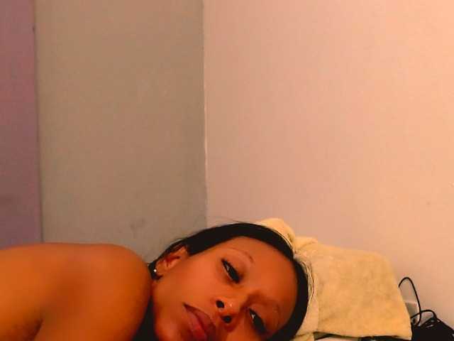 bitch-naughty live cam on BongaCams