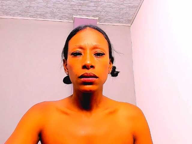 bitch-naughty live cam on BongaCams