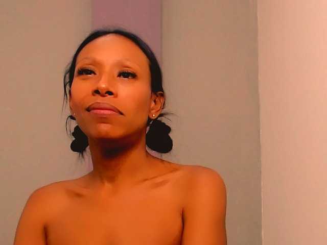 bitch-naughty live cam on BongaCams