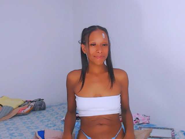 bitch-naughty live cam on BongaCams