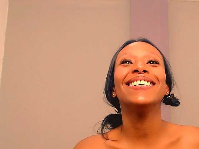 bitch-naughty live cam on BongaCams