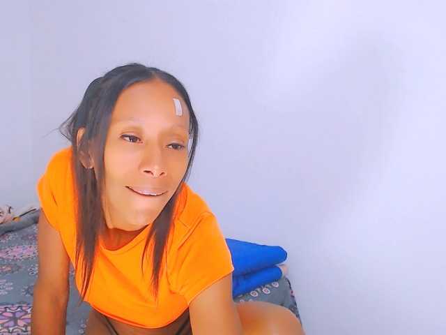 bitch-naughty live cam on BongaCams