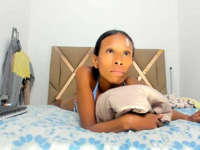 bitch-naughty live cam on BongaCams