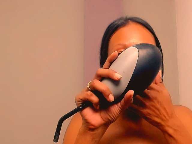 bitch-naughty live webcam show