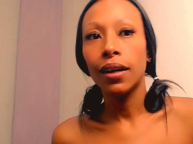 bitch-naughty live cam on BongaCams